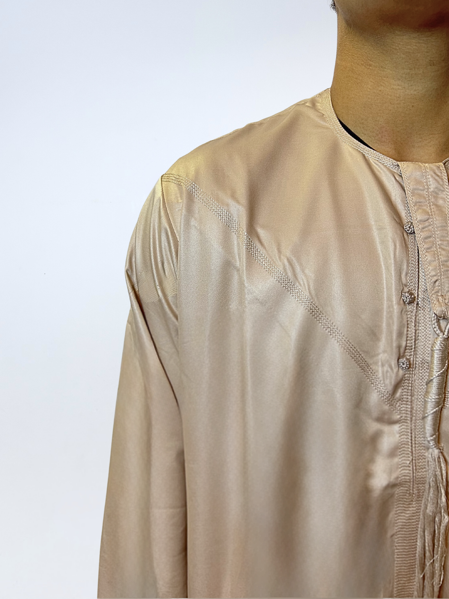 Qamis Emirati